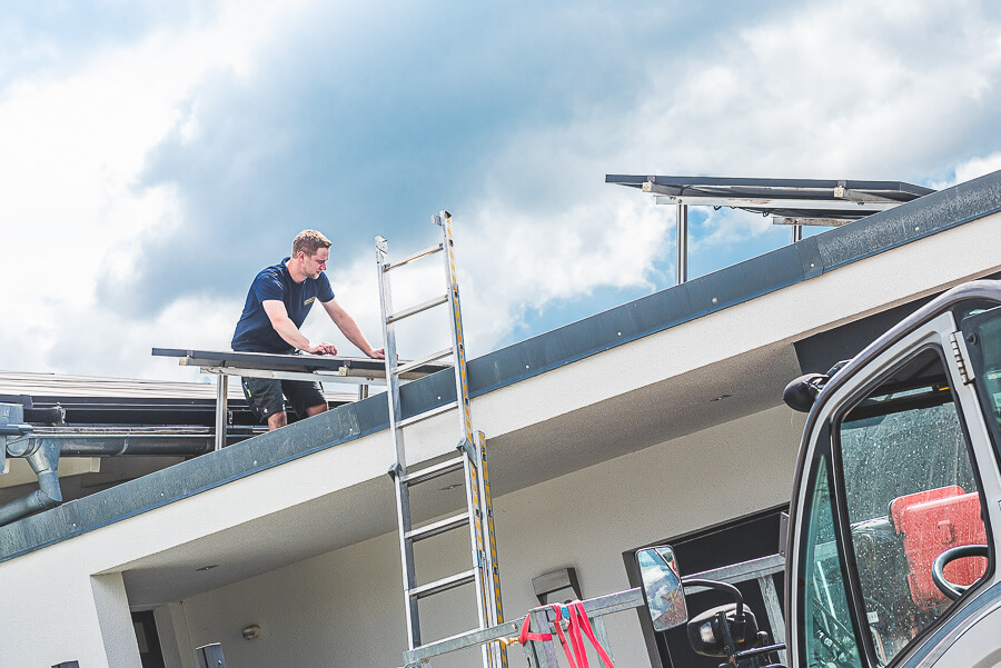 Elektro Loresch: Meisterbetrieb aus Hittistetten bei Senden, Fachbetrieb für Photovoltaik, Solaranlagen & Solarstrom – Sonnenenergie für Ihr Zuhause!